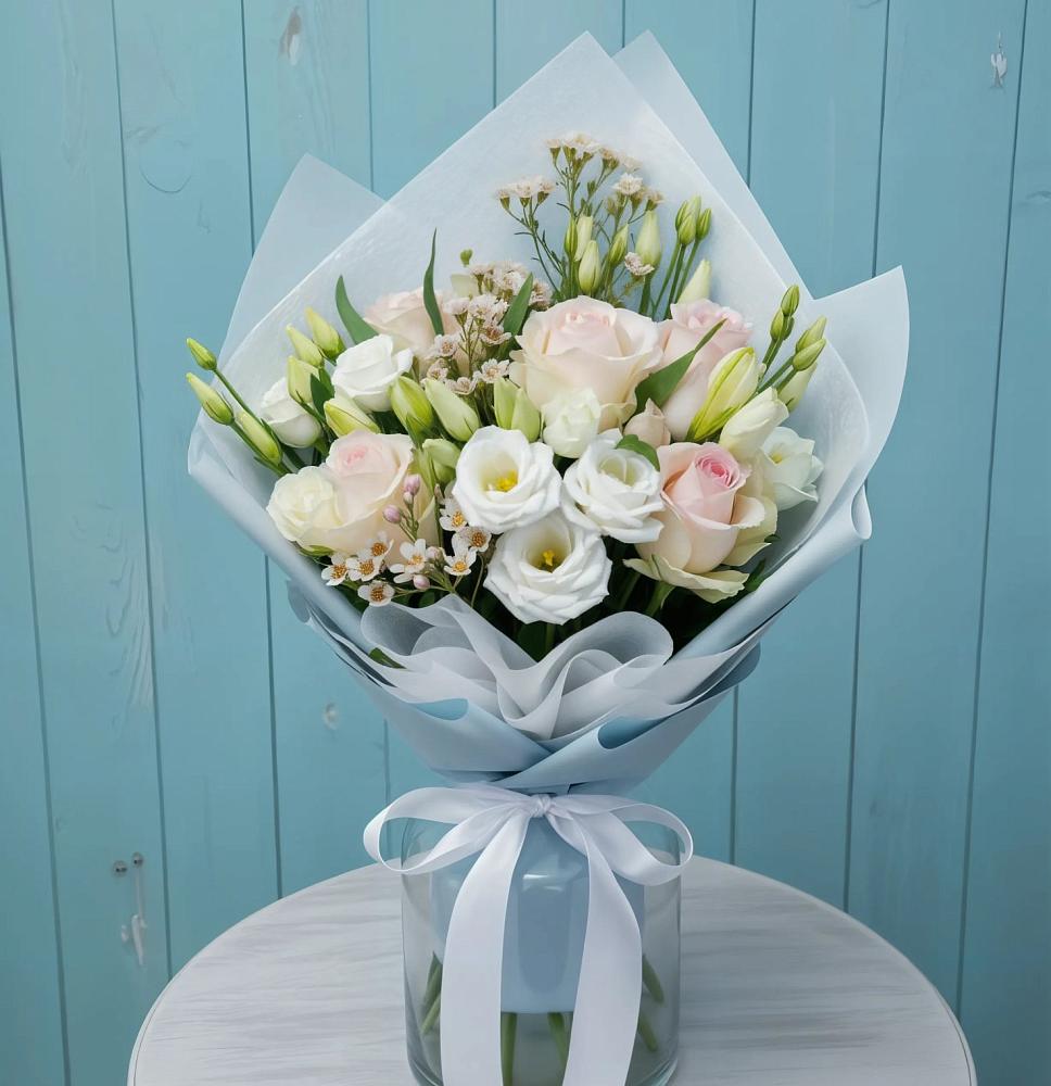 Букет цветов из: Розы и Лизиантусы в Иноземка