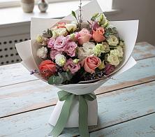 Букет цветов из:  Розы, Лизиантусы и Гвоздики #REPLACE_PRED# Иноземка