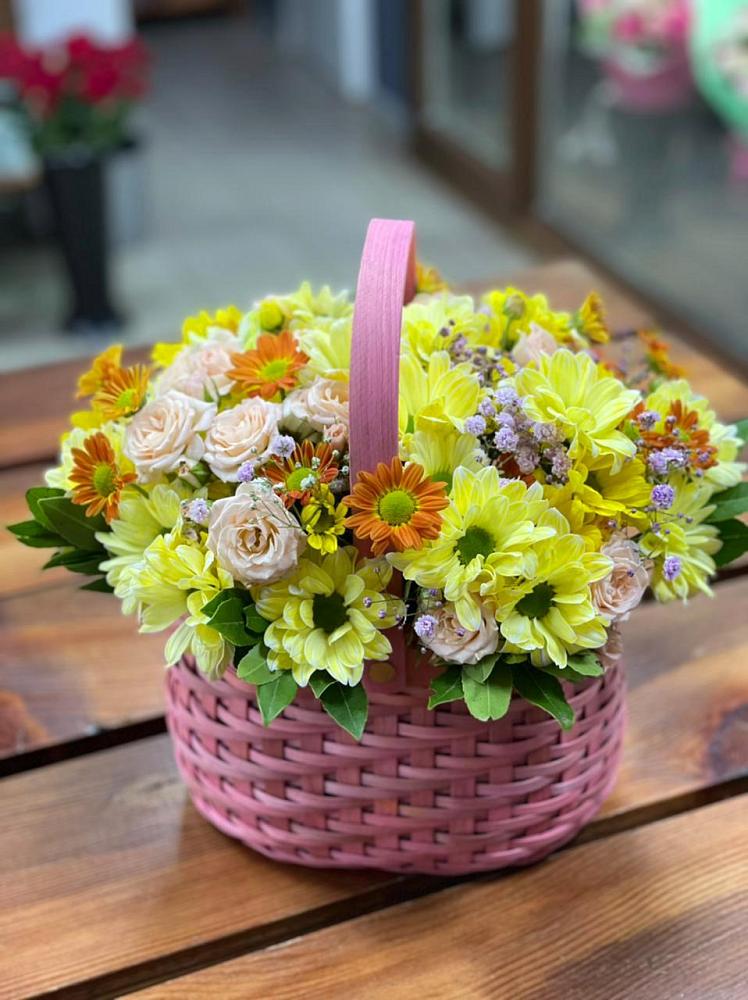 Цветочная композиция из Хризантемы и Розы в корзине в Иноземка