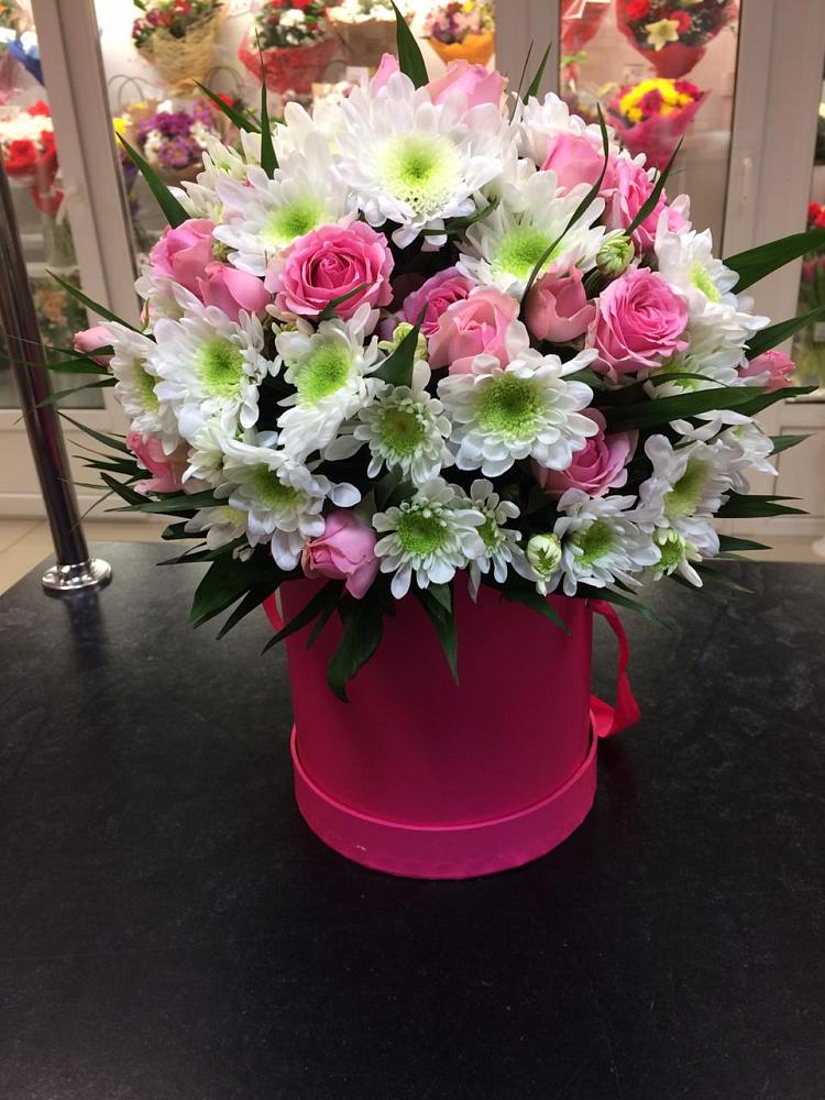 Цветочная композиция из Розы и Хризантемы в шляпной коробке в Иноземка