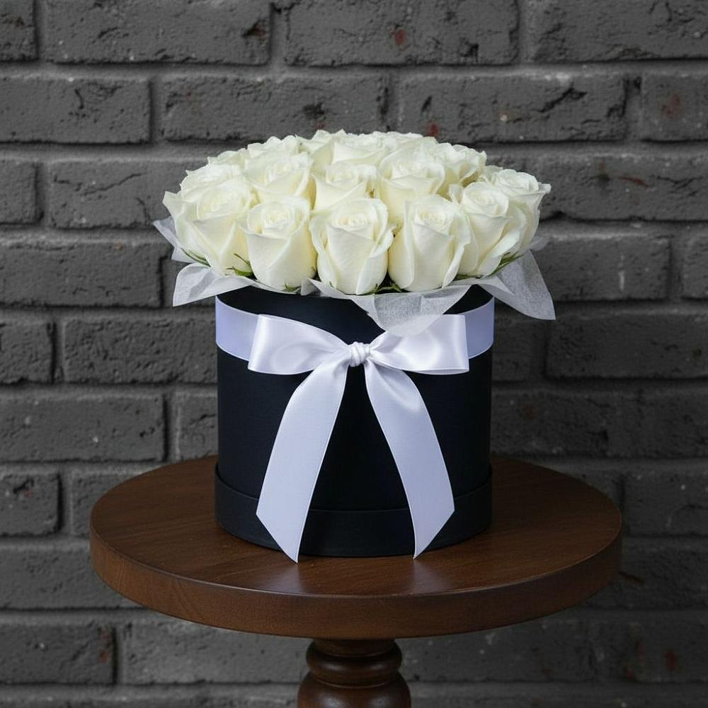 Цветочная композиция из Розы в шляпной коробке в Иноземка