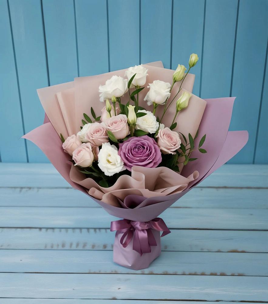 Букет цветов из: Розы и Лизиантусы в Иноземка